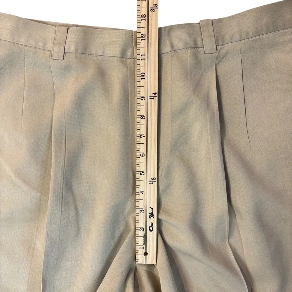 Vintage Tommy Bahama Mens 100% Silk Pleated Dress Shorts Tan Khaki 34x8.5